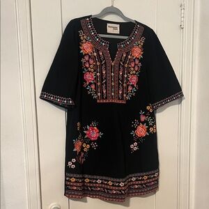Savanna Jane Black Dress with Vibrant Floral Embroidery NWOT never worn